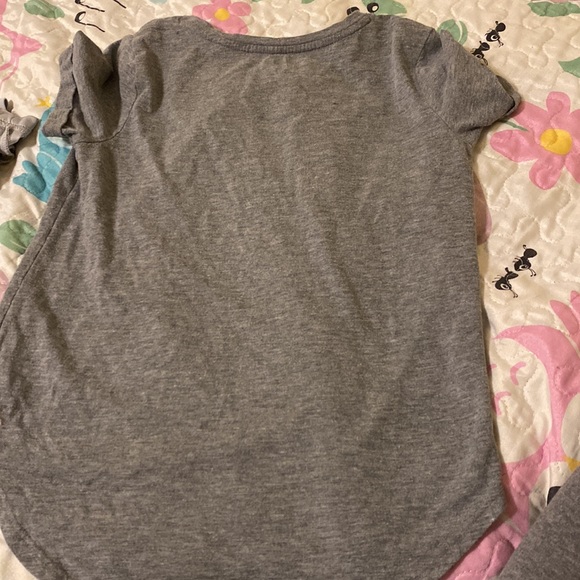 Gray sequin flippy t-shirt. Girls size 10. Brand- so. For kids or teens. - Picture 4 of 4